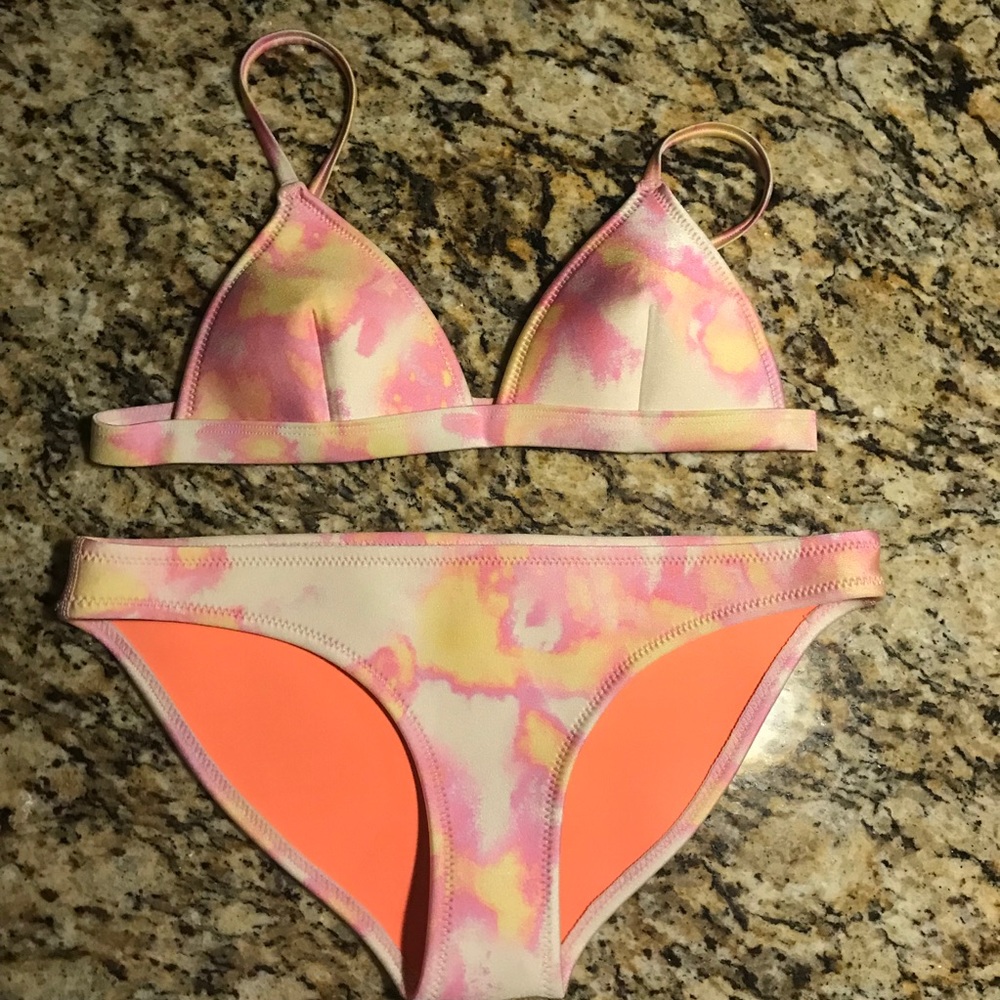 Triangl tie dye suit